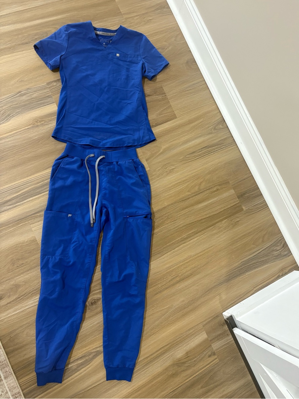 Fabletics Women's Royal Blue Scrub Top & Jogger Set